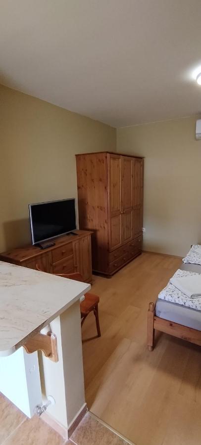 Rózsakert Apartmanház Hajdúszoboszló Esterno foto