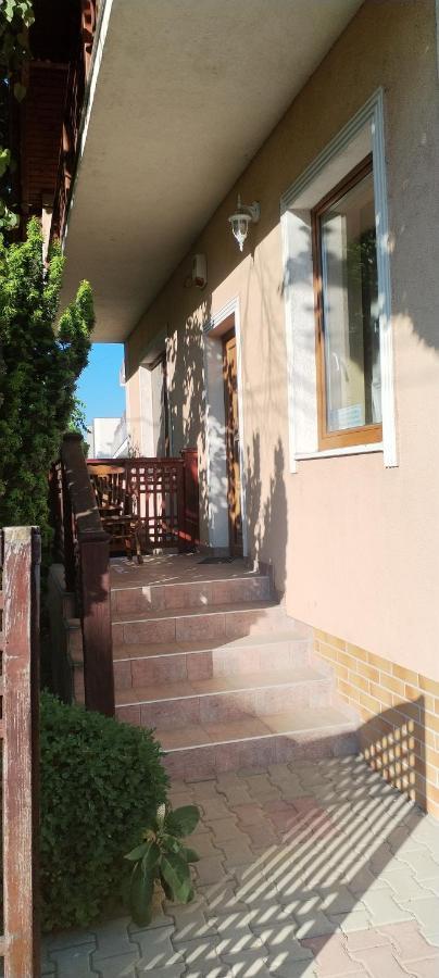Rózsakert Apartmanház Hajdúszoboszló Esterno foto