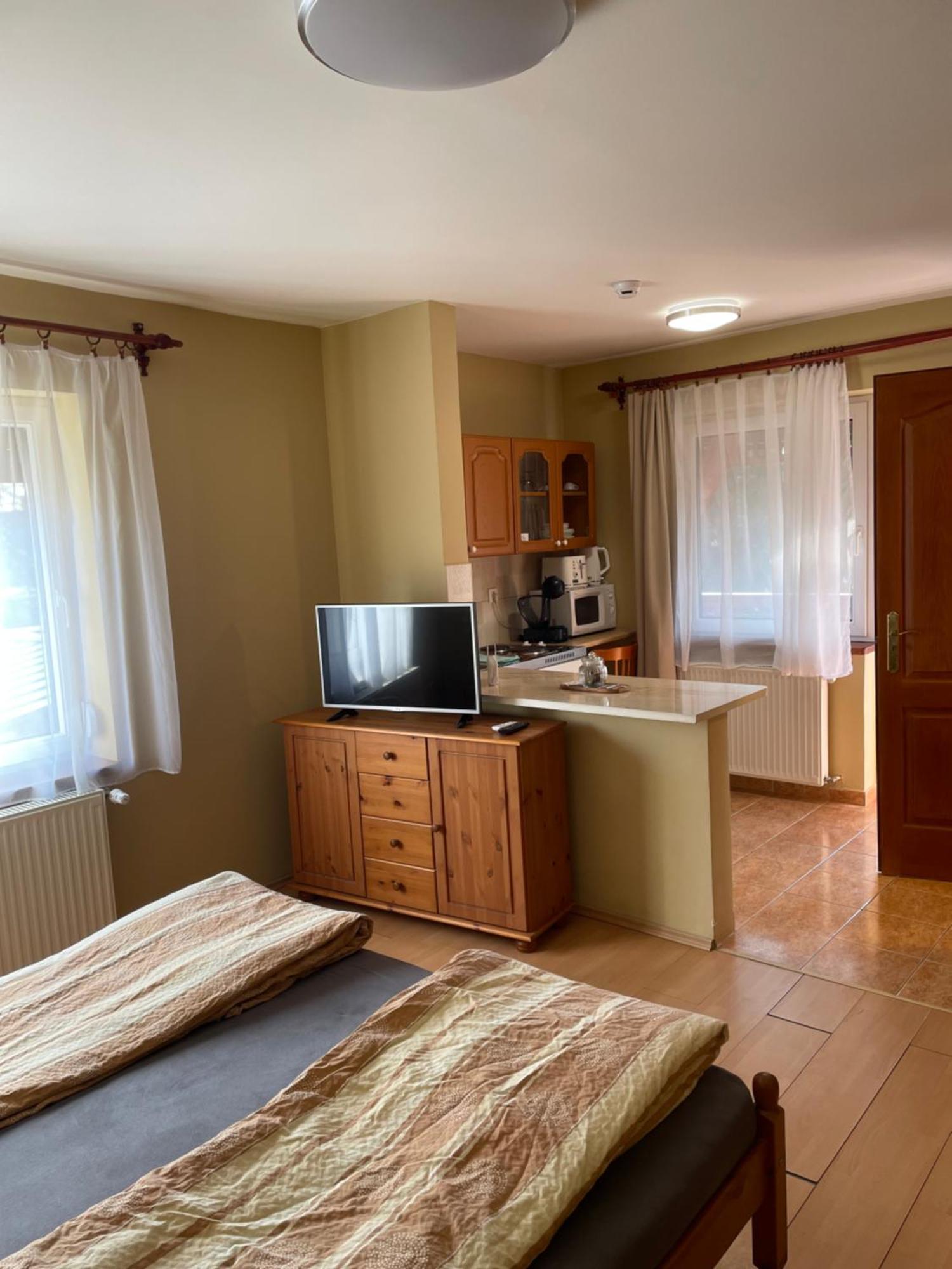 Rózsakert Apartmanház Hajdúszoboszló Esterno foto