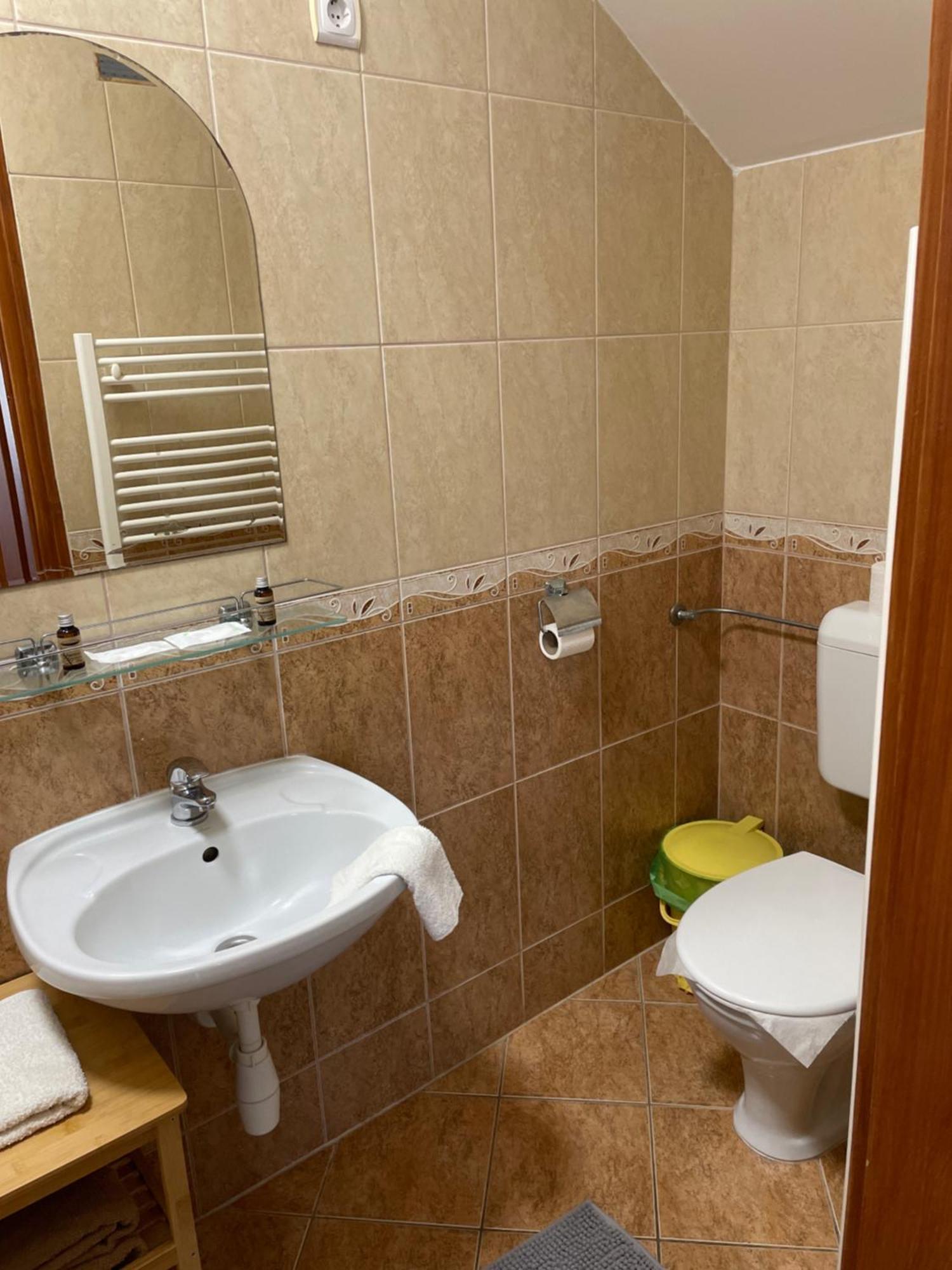 Rózsakert Apartmanház Hajdúszoboszló Esterno foto