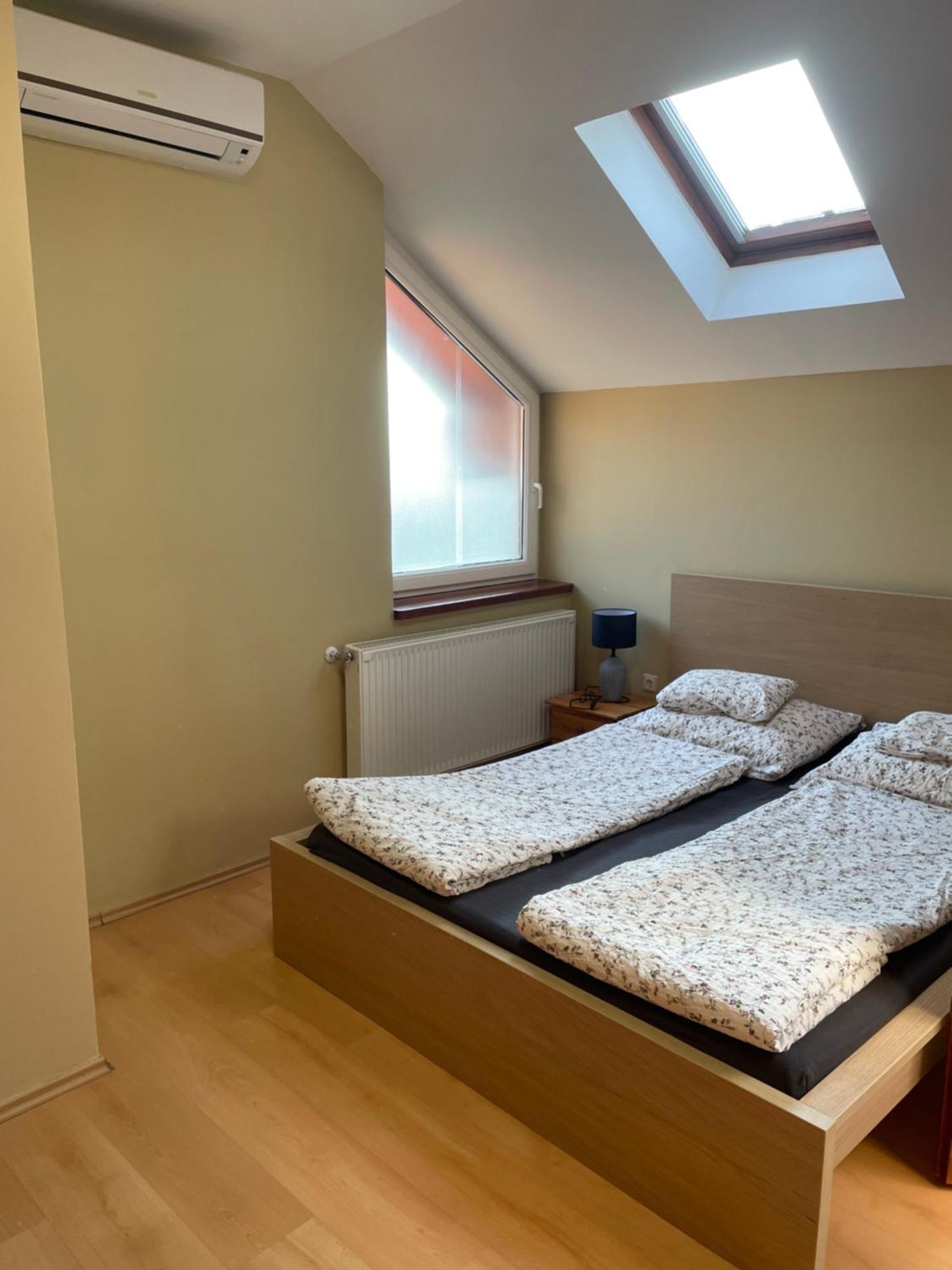 Rózsakert Apartmanház Hajdúszoboszló Esterno foto
