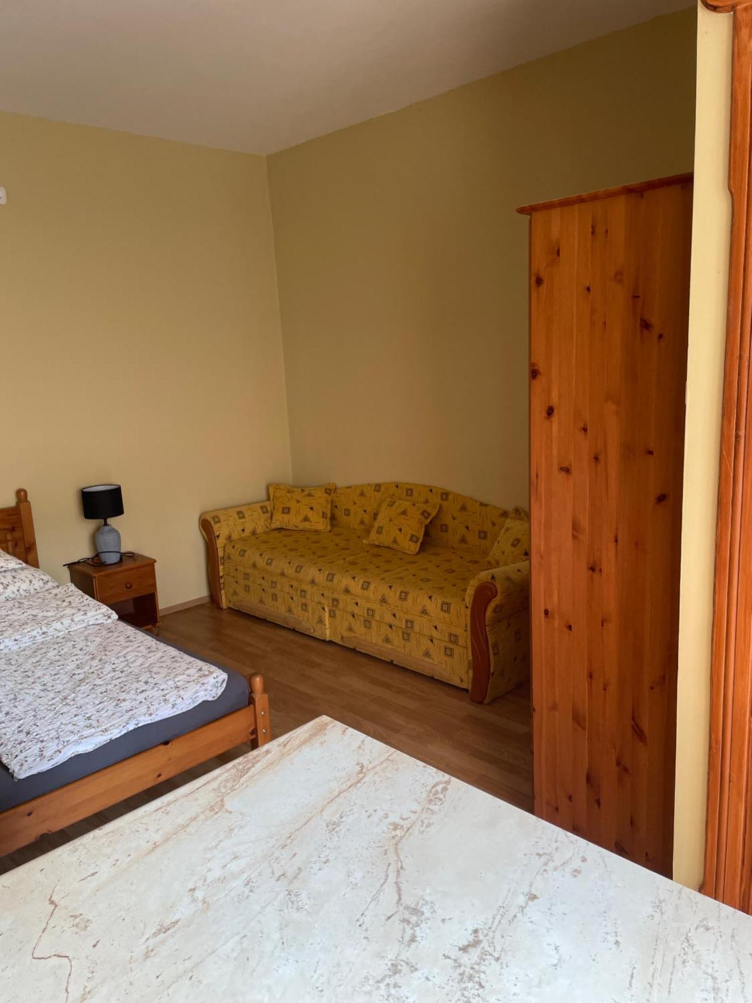 Rózsakert Apartmanház Hajdúszoboszló Esterno foto
