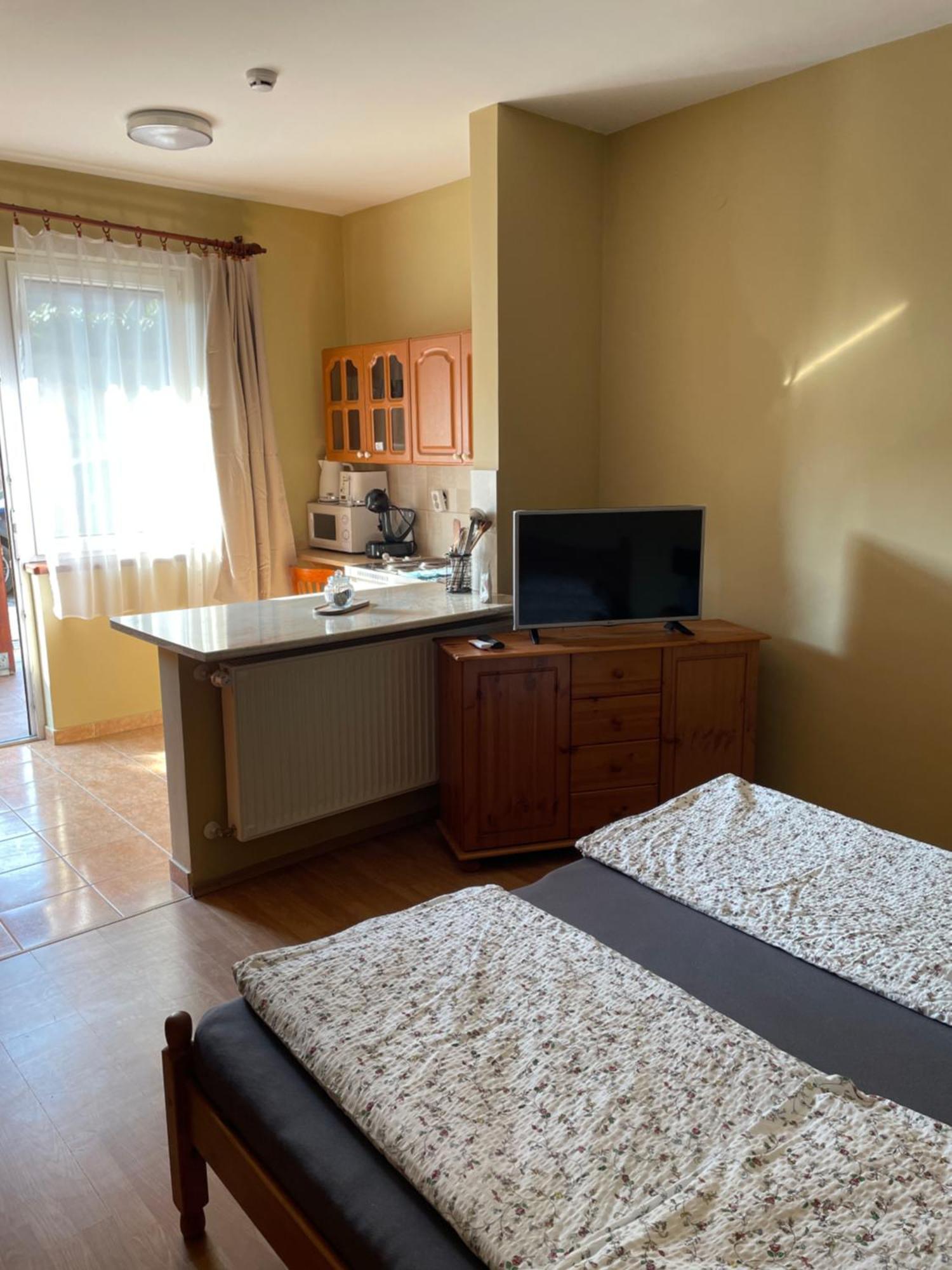 Rózsakert Apartmanház Hajdúszoboszló Esterno foto