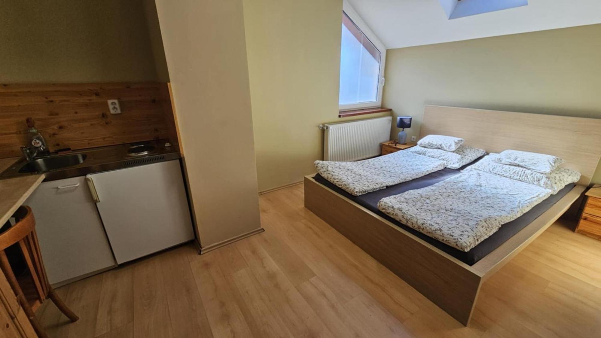Rózsakert Apartmanház Hajdúszoboszló Esterno foto