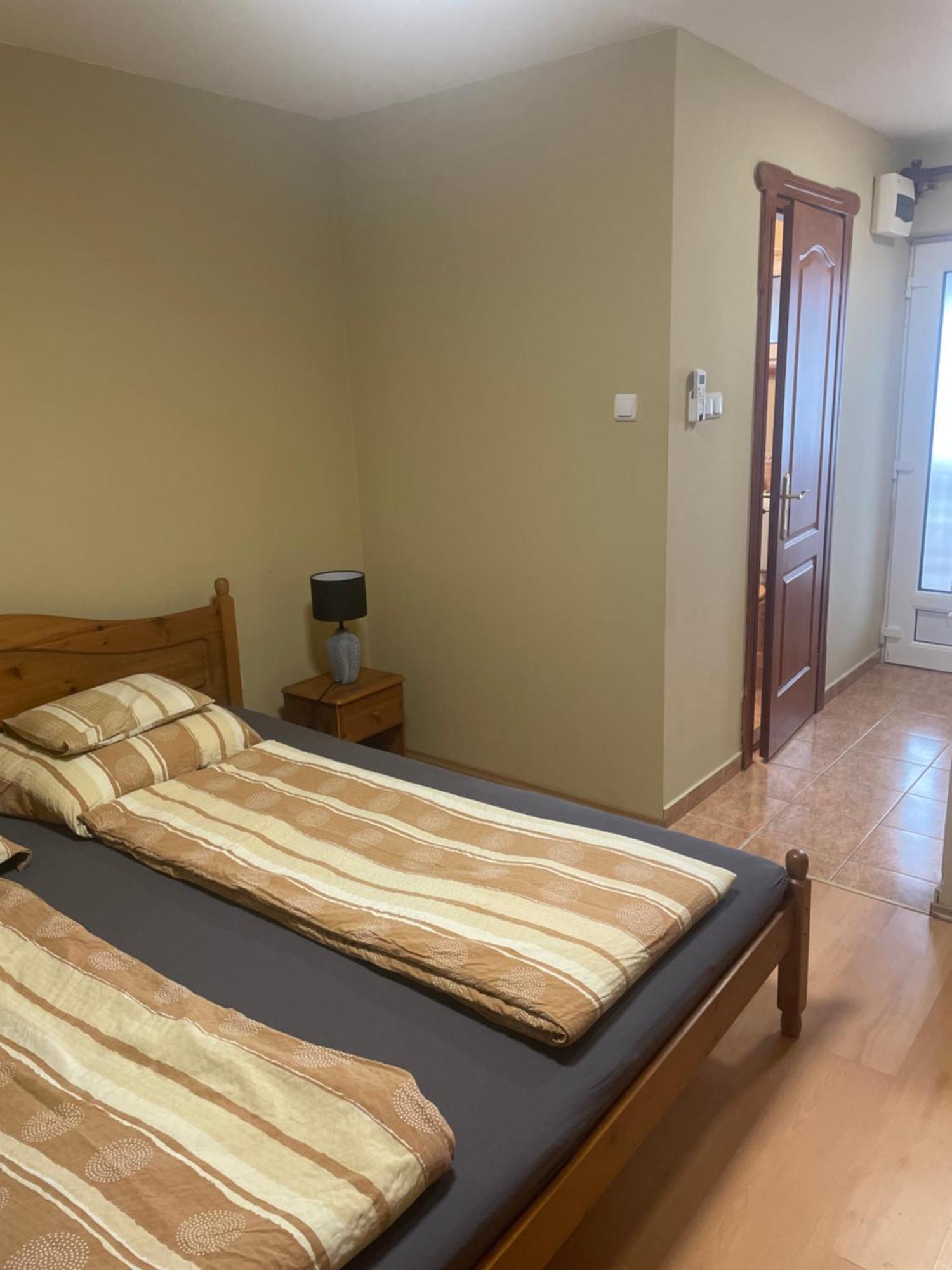 Rózsakert Apartmanház Hajdúszoboszló Esterno foto