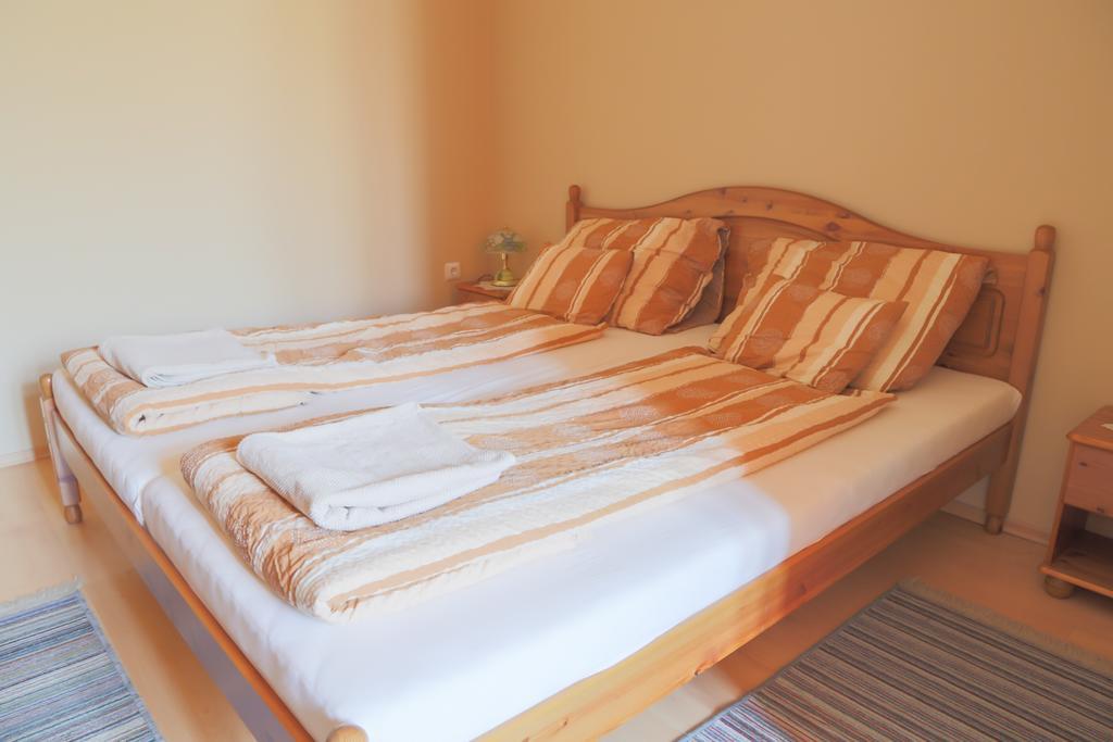 Rózsakert Apartmanház Hajdúszoboszló Esterno foto